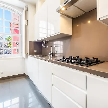 דירה Guestready - Newly Renovated Chiado Haven