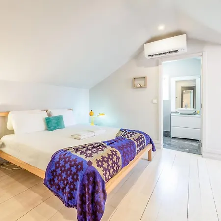 דירה Guestready - Newly Renovated Chiado Haven *