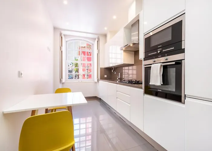 Guestready - Newly Renovated Chiado Haven 아파트