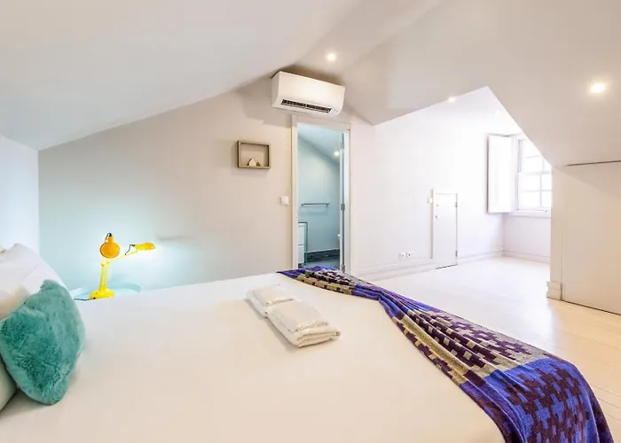 아파트 Guestready - Newly Renovated Chiado Haven