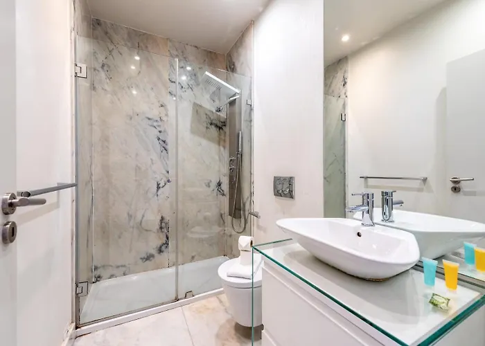 Guestready - Newly Renovated Chiado Haven 리스본