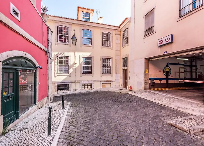 Guestready - Newly Renovated Chiado Haven