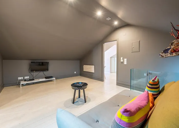 Guestready - Newly Renovated Chiado Haven *